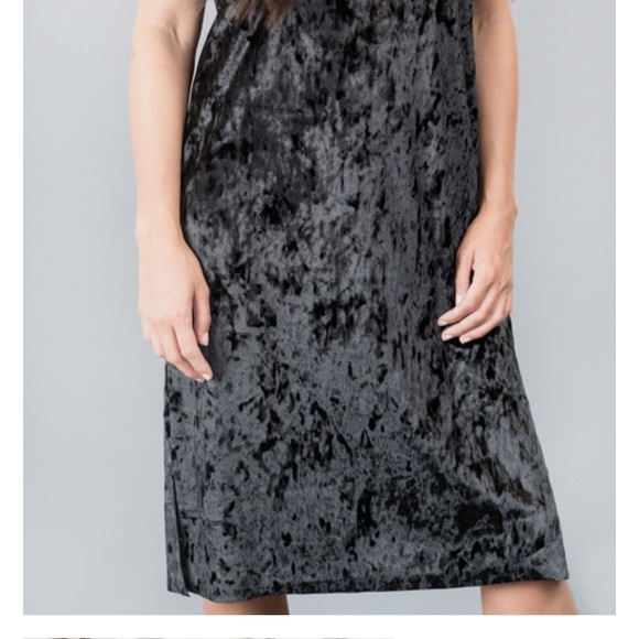 Boutique Black Velvet Spaghetti Strap Slip Dress - Picture 3 of 12